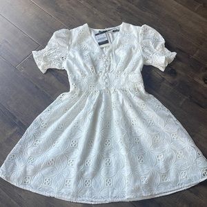 Classy white dress with puff sleeves